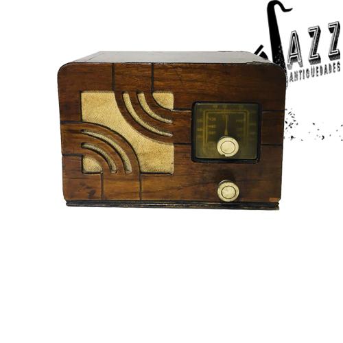 RADIO A TUBOS "RCA VICTOR"