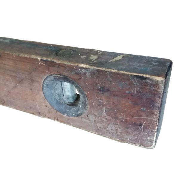 ANTIGUO NIVEL DE MADERA