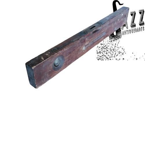 ANTIGUO NIVEL DE MADERA